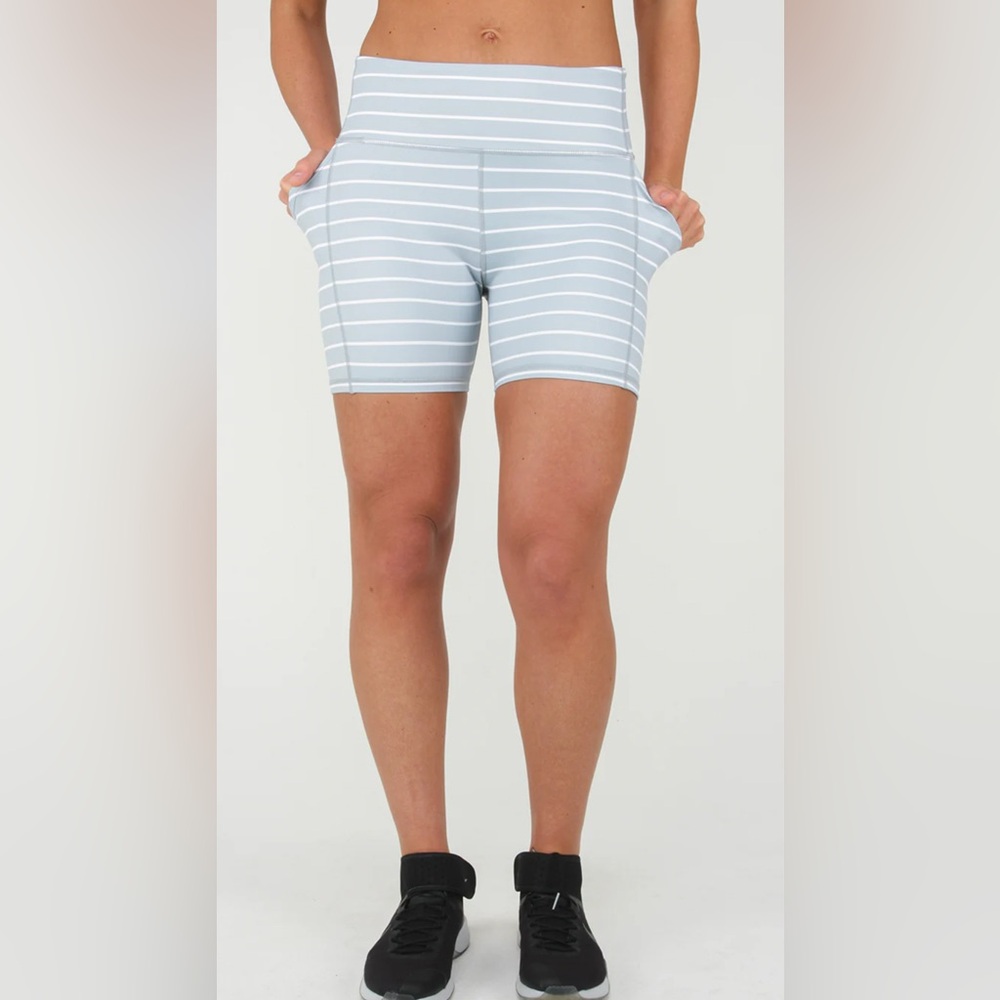 Kiava 5" STRIPED LUXE SHORTS Gray and White Size Large